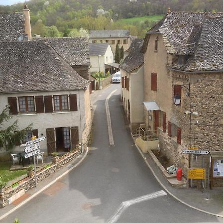 Portail Haut Bed & Breakfast Previnquieres Bagian luar foto