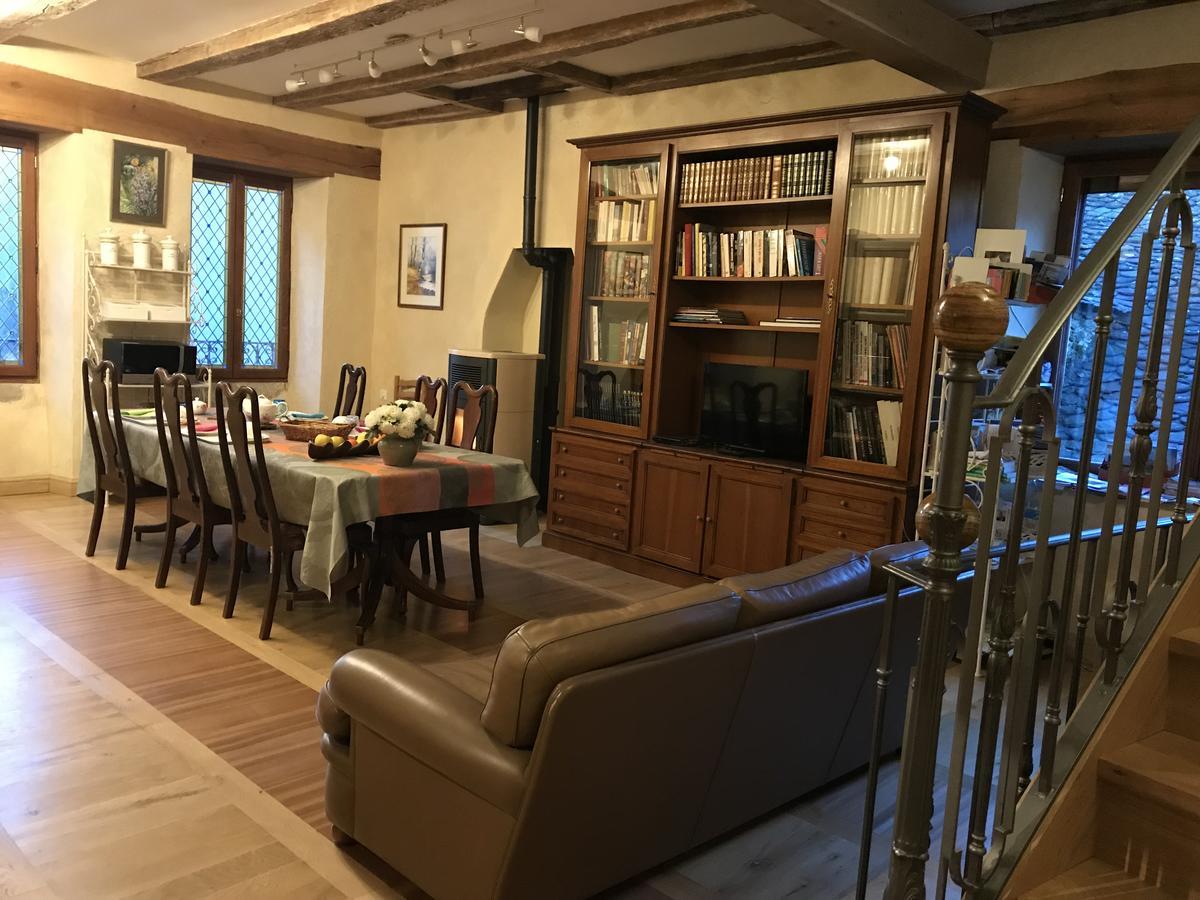Portail Haut Bed & Breakfast Previnquieres Bagian luar foto