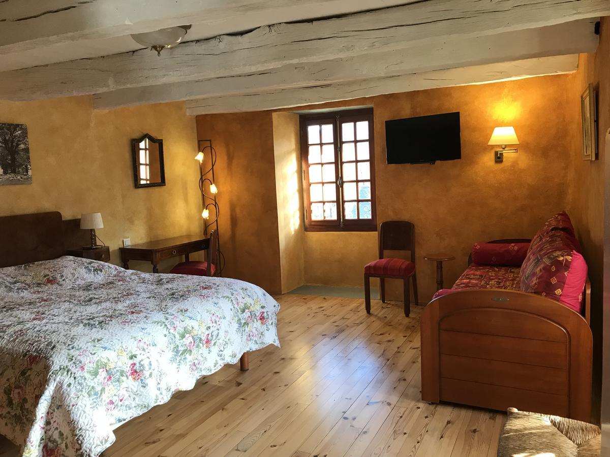 Portail Haut Bed & Breakfast Previnquieres Bagian luar foto